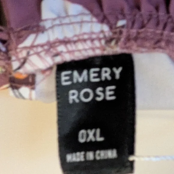 Emily Rose Floral Ruffle Sleeve Top - Picture 6 of 6